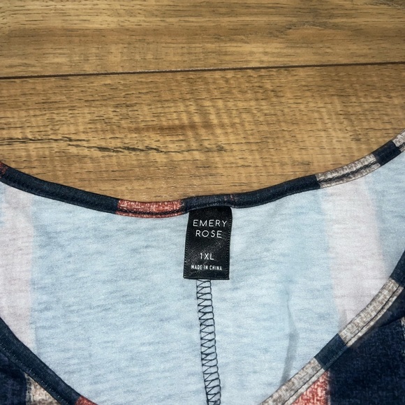 Striped top - Picture 3 of 4